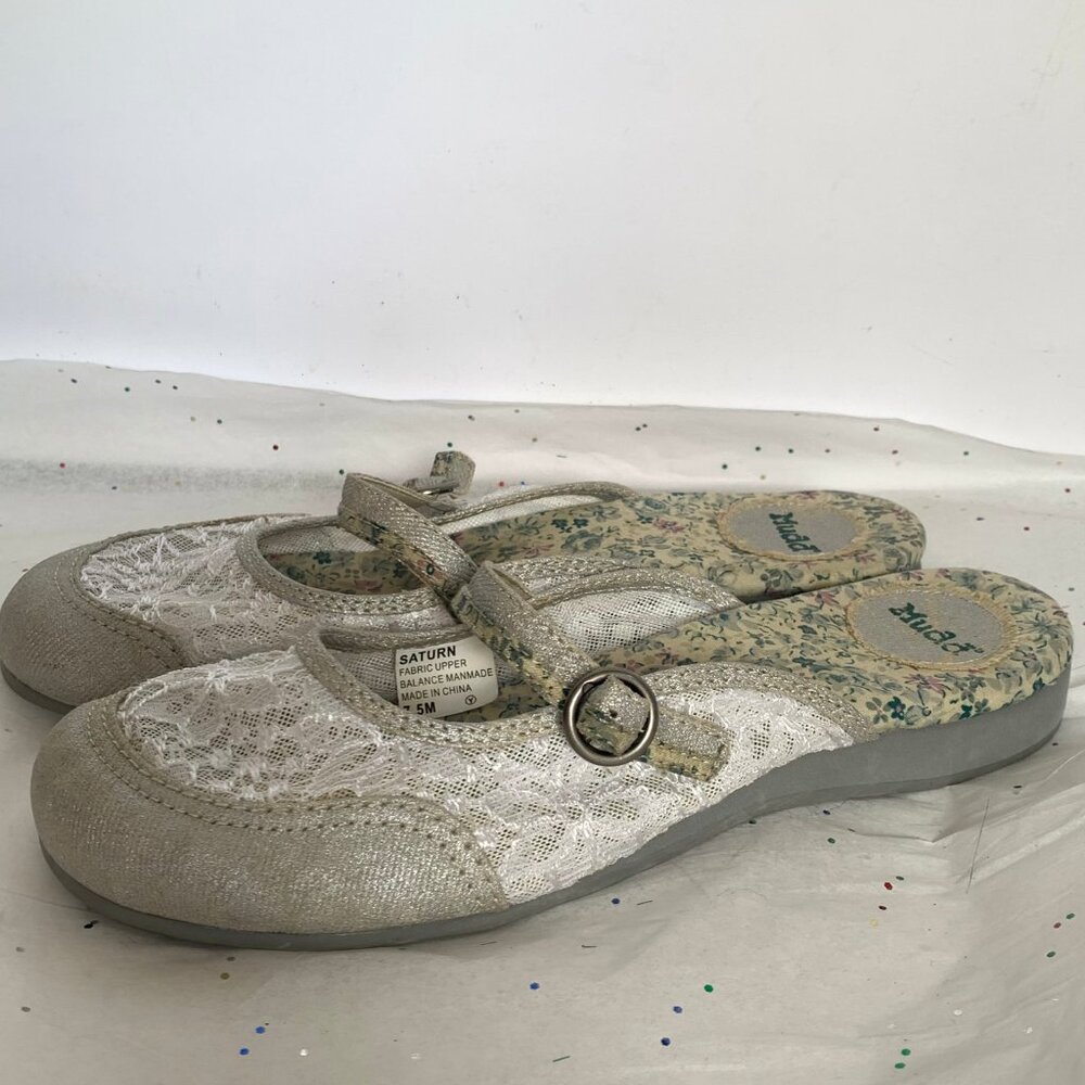 Mudd Vintage Y2K Mary Jane Ballet Flat Mules Silver White Lace Floral - Sz 7.5 - Picture 9 of 13
